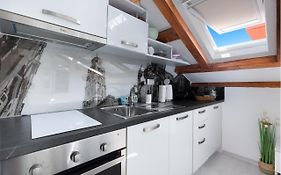 Dante Apartment